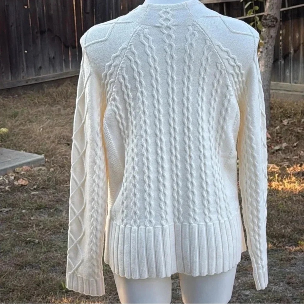 CYRUS Women’s Elegant White Cable Knit SweaterSize Large - Picture 2 of 6